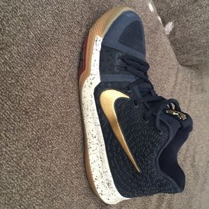 Boys Kyrie basketball shoes